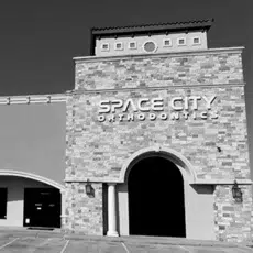 Space City Orthodontics League City location office exterior